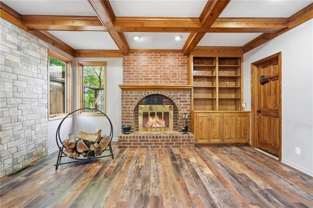 4100 NE SHADY LANE Drive — photo 23