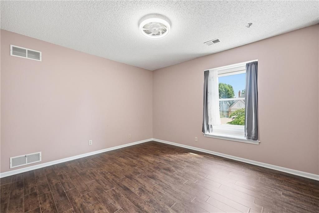 4100 NE SHADY LANE Drive — photo 29