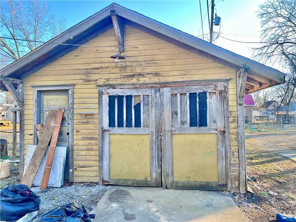 217 W 1st Street — photo 5