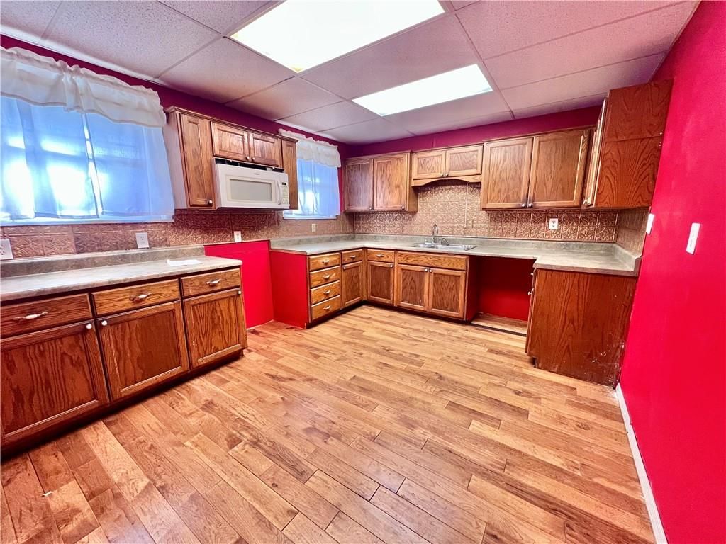 217 W 1st Street — photo 10