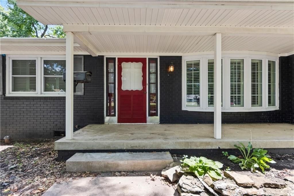 100 N Lincoln Street — photo 22