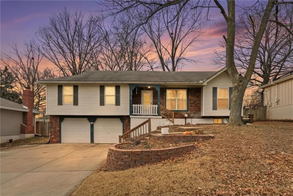 5210 S Mccoy Street — photo 2