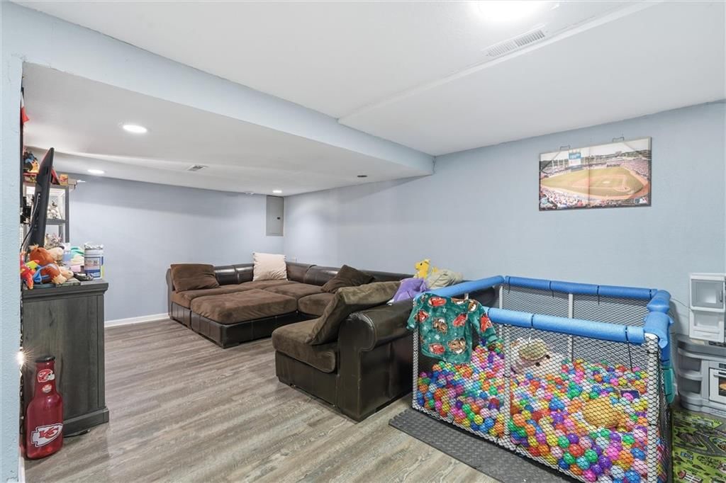 5210 S Mccoy Street — photo 24