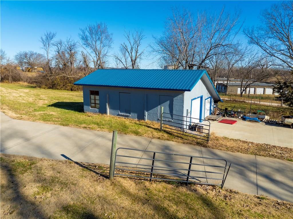 13612 Stillwell Road — photo 49