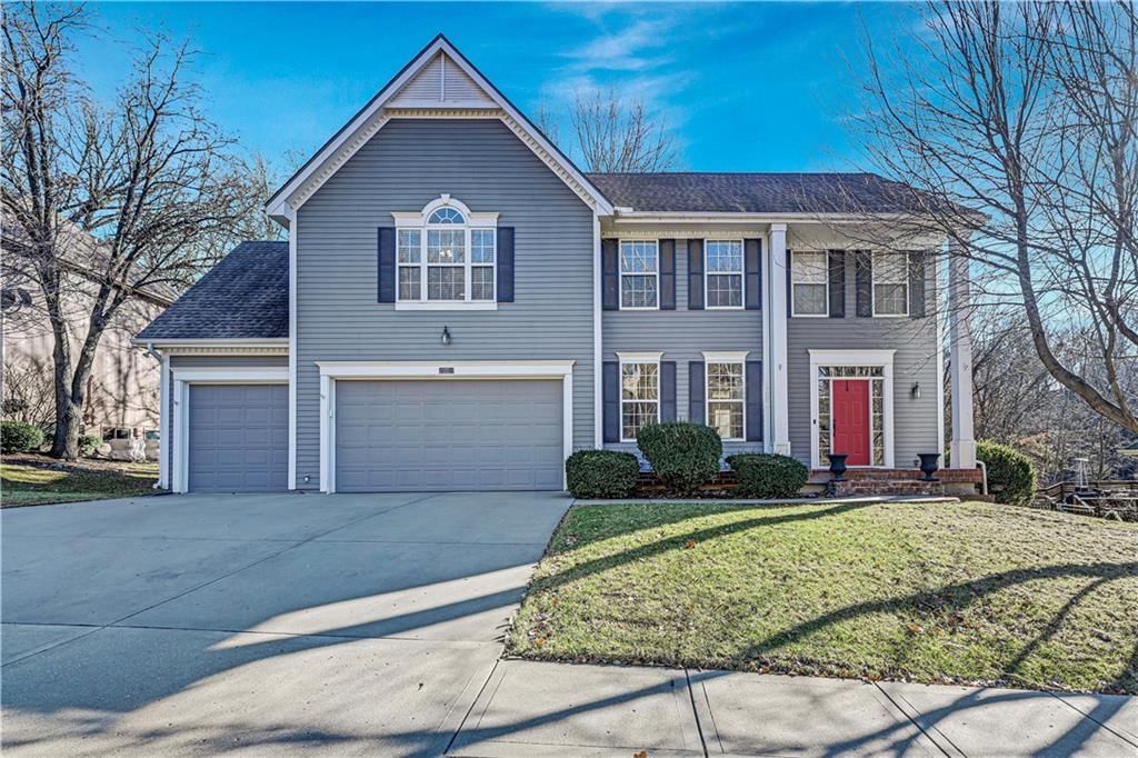 10119 River Hills Drive, Parkville, MO
