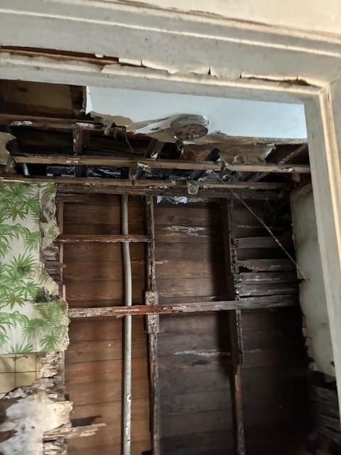 1013 Commercial Street — photo 17