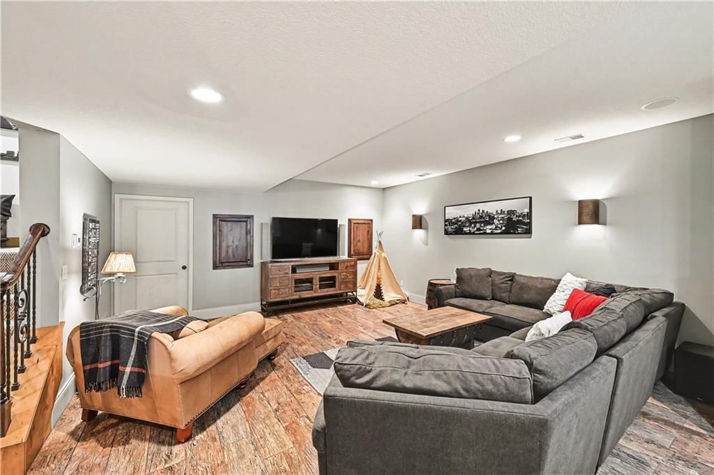 14606 Briar Street — photo 45