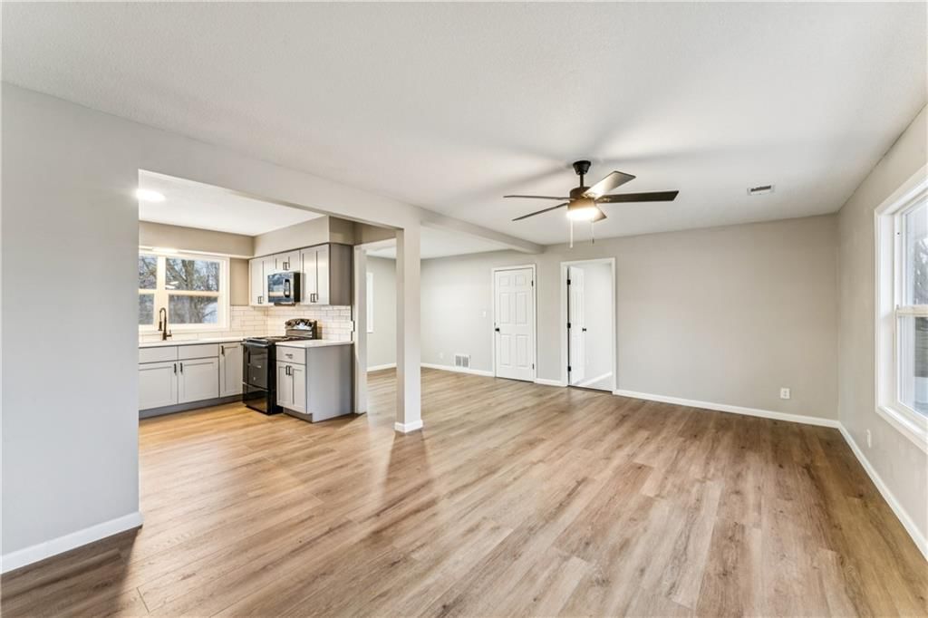 453 W 1st Street — photo 5