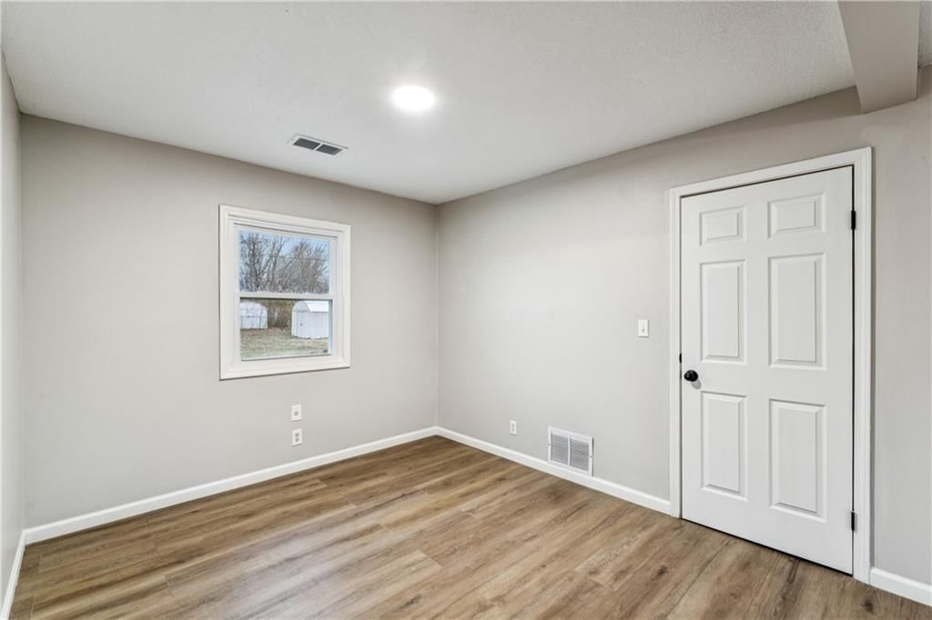 453 W 1st Street — photo 16