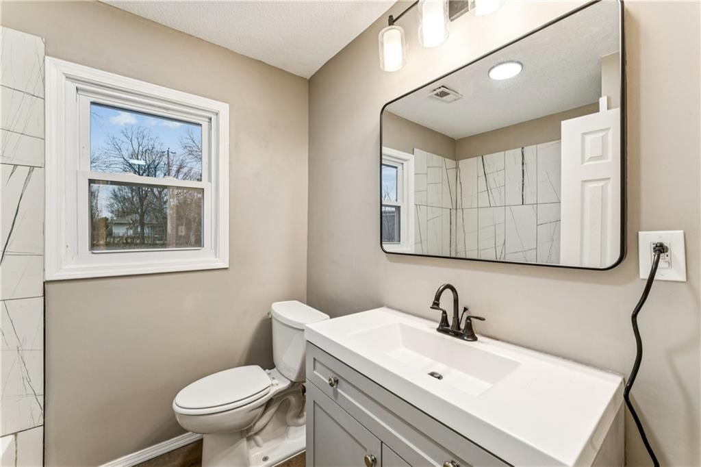 453 W 1st Street — photo 25