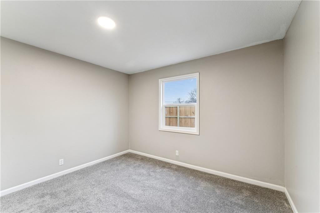 453 W 1st Street — photo 32