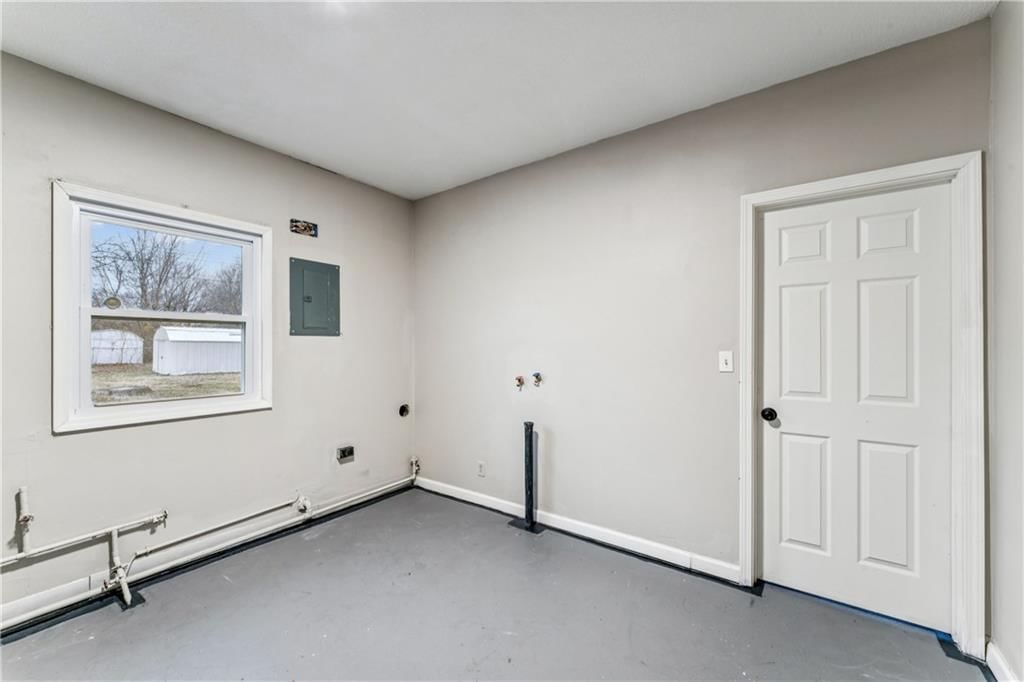 453 W 1st Street — photo 34
