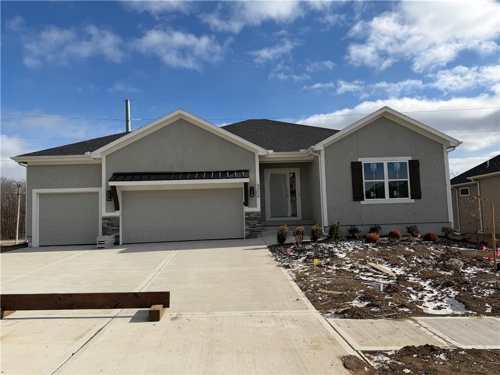4304 SE Adams Drive — photo 1
