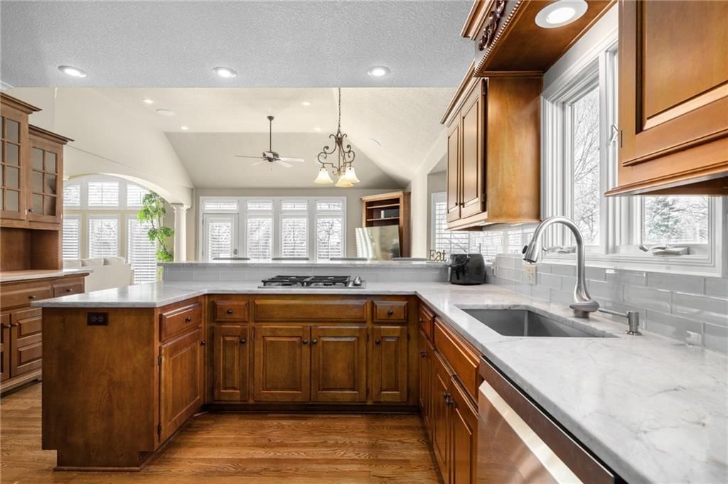 8920 Pine Street — photo 22