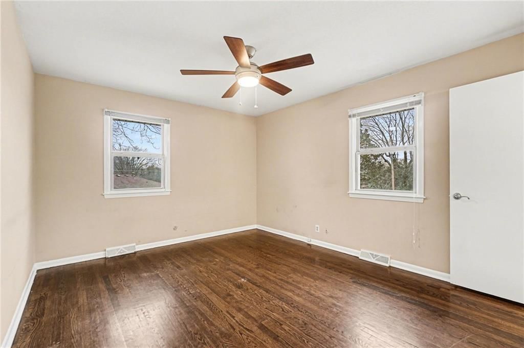 10725 N McGee Street — photo 10