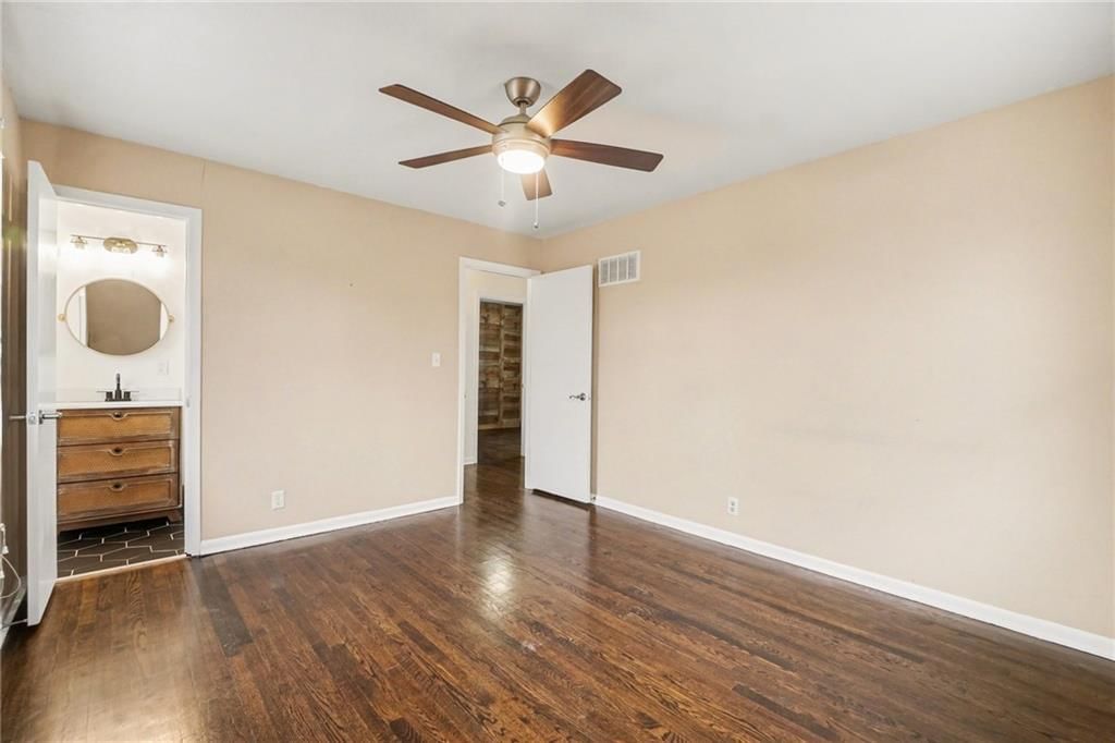 10725 N McGee Street — photo 11