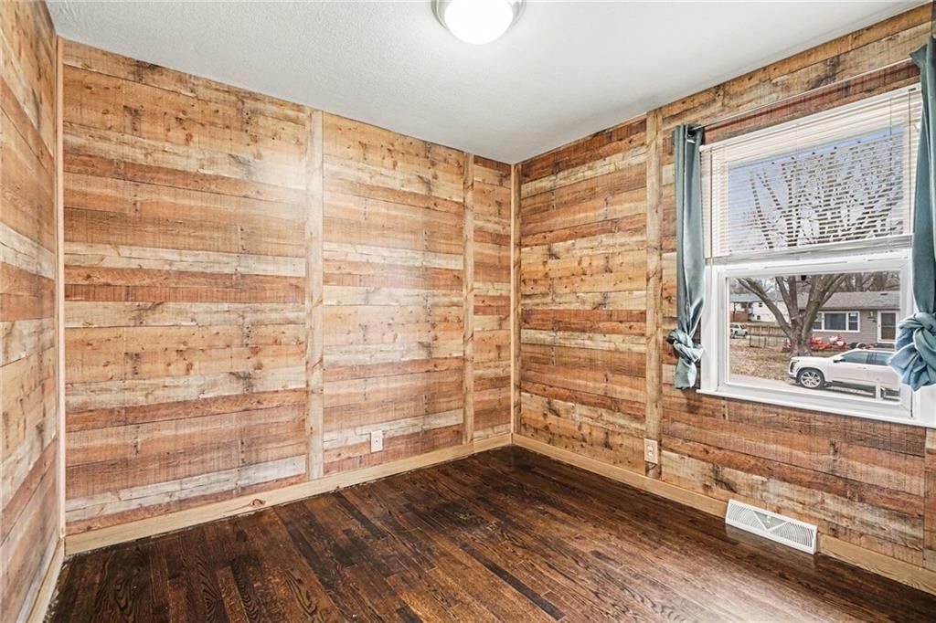 10725 N McGee Street — photo 15