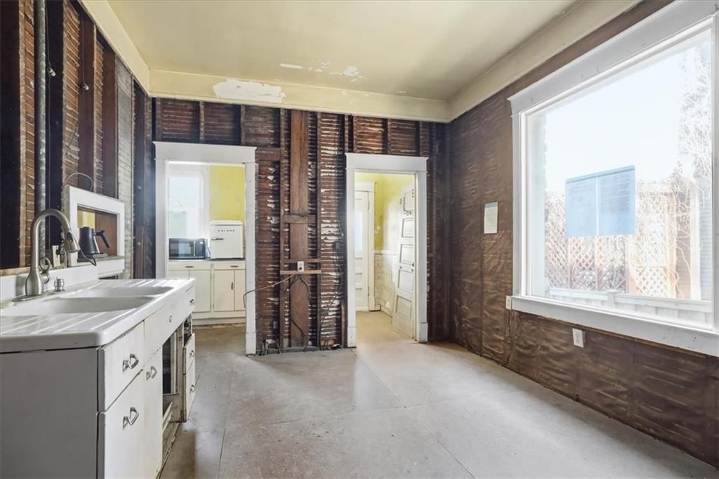 3846 Charlotte Street — photo 17