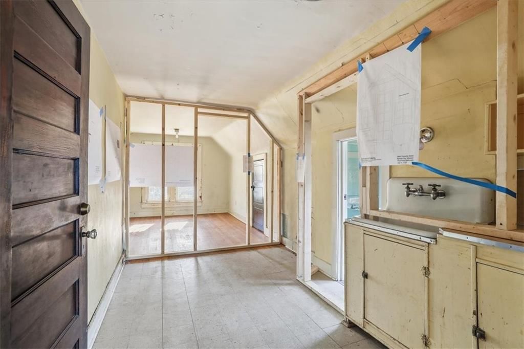 3846 Charlotte Street — photo 28
