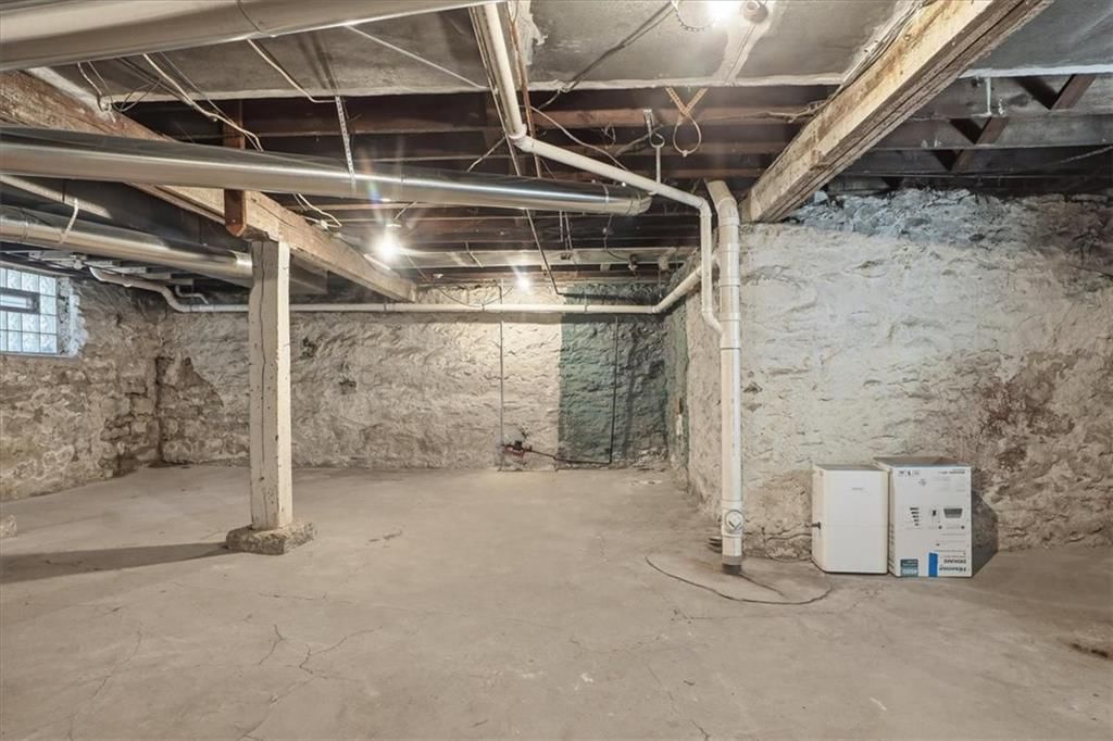 3846 Charlotte Street — photo 41