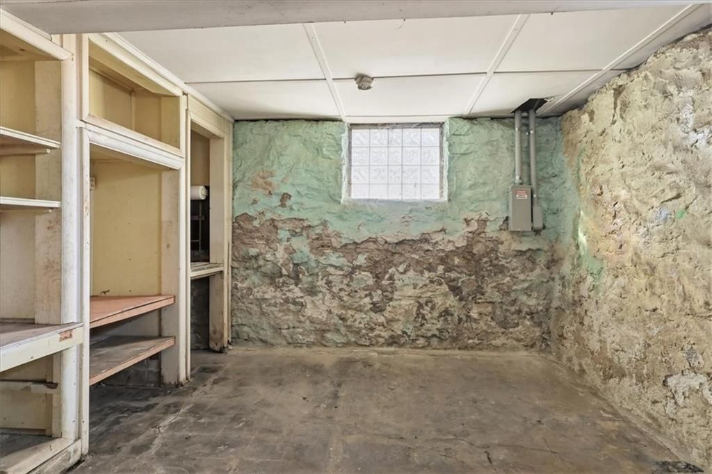 3846 Charlotte Street — photo 42