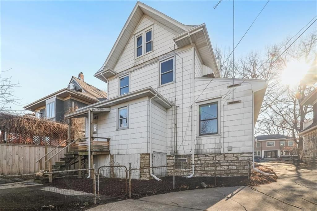 3846 Charlotte Street — photo 43