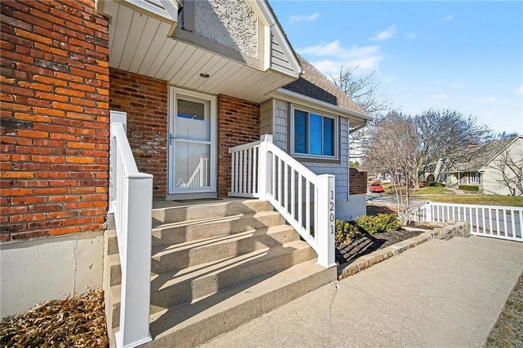 1201 NW Burr Oak Court — photo 5