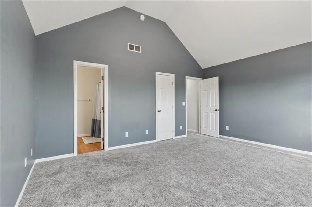 833 E 12th Street — photo 13
