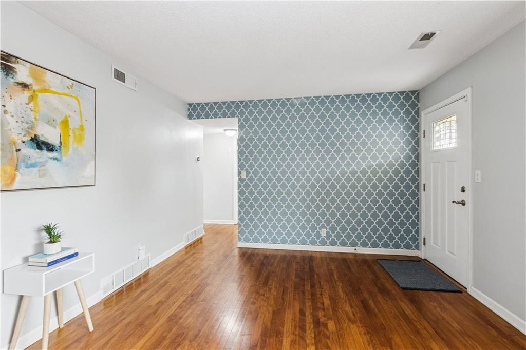 7201 Reeds Road — photo 8