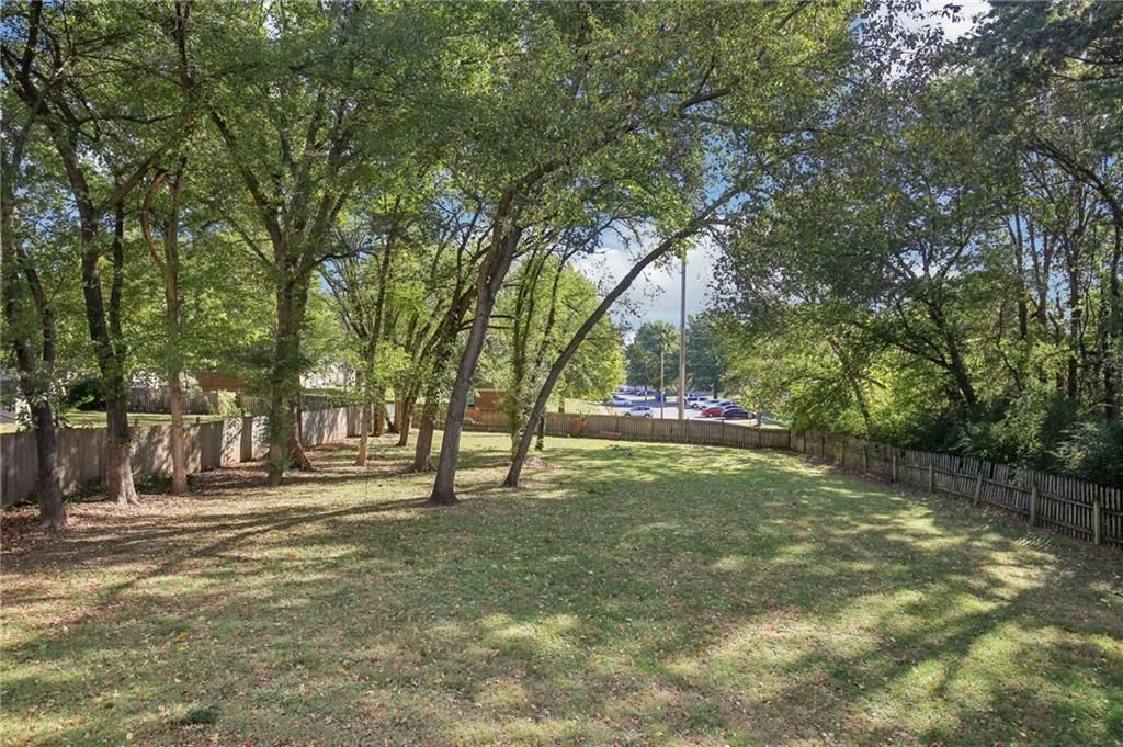 3225 Meadow Road — photo 4