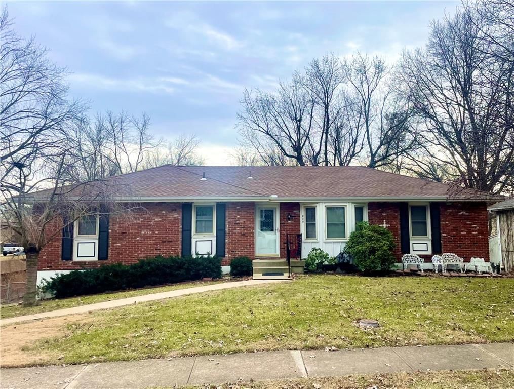 809 NE Cedar Street, Lee's Summit, MO