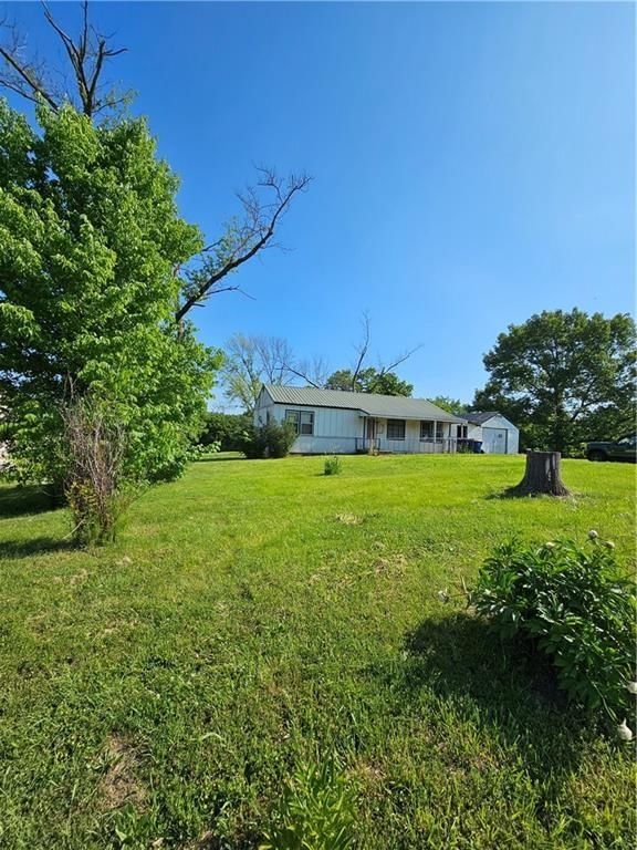30720 W 83rd Street — photo 2