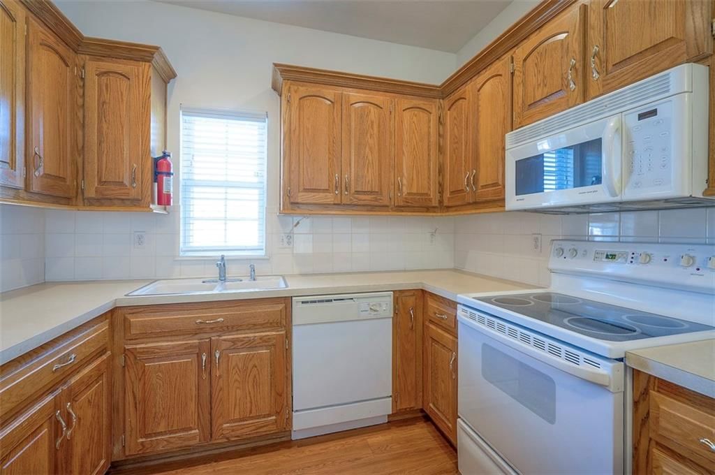 8325 Waverly Avenue — photo 14