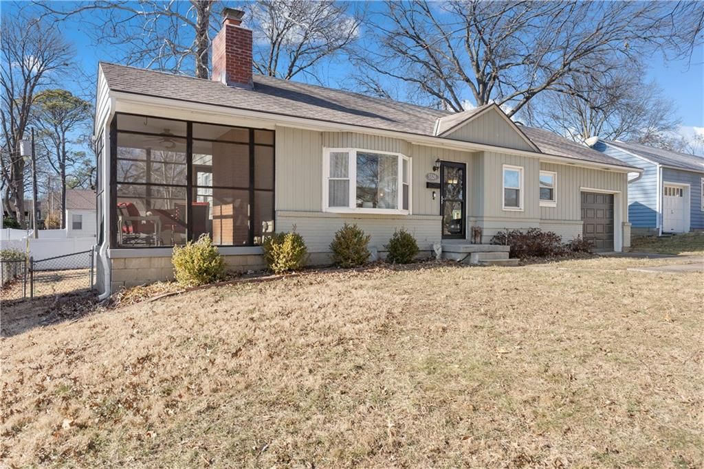 5526 Linden Street — photo 2