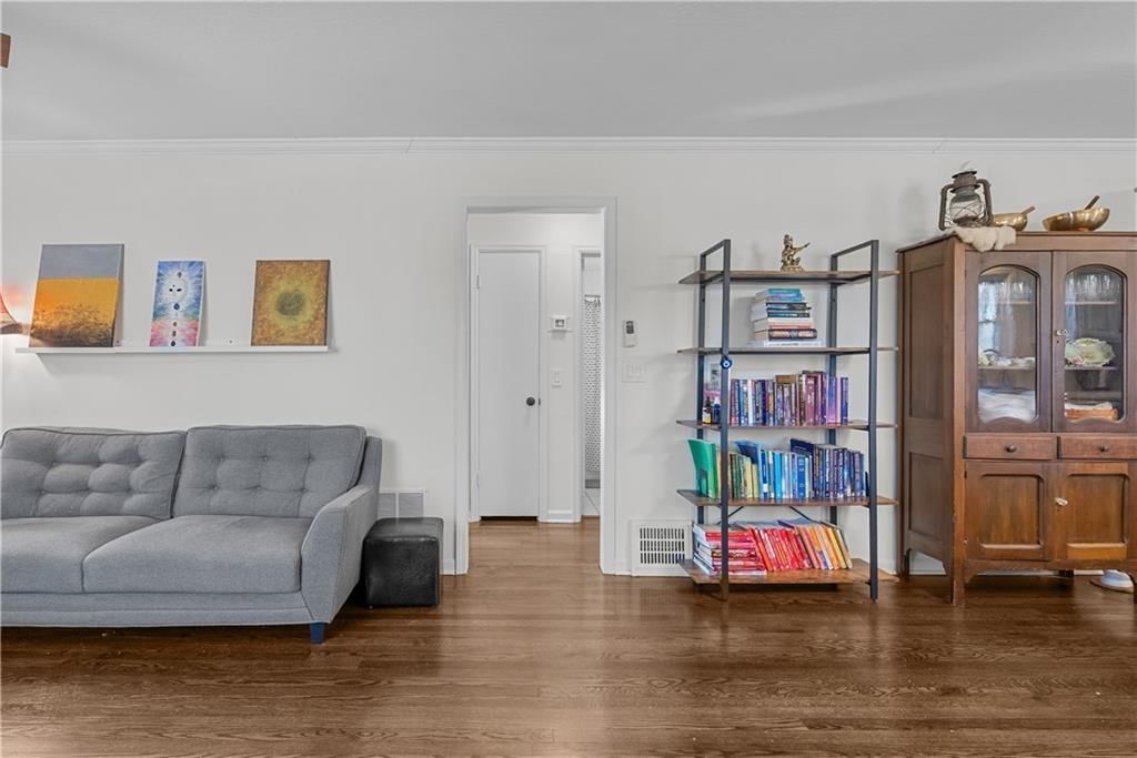 5526 Linden Street — photo 12