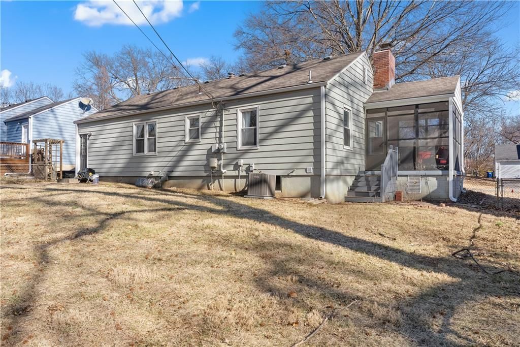 5526 Linden Street — photo 27