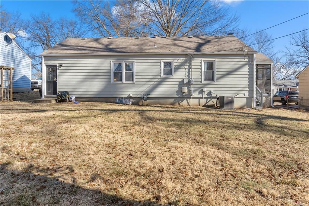 5526 Linden Street — photo 28