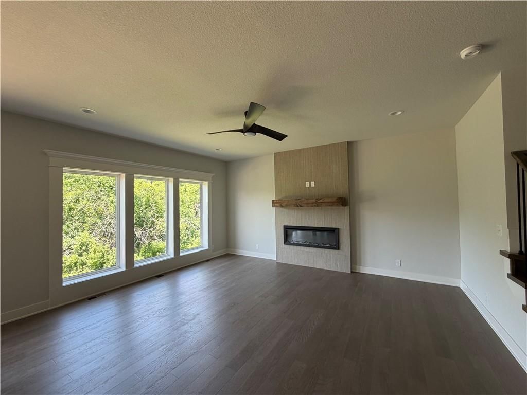 600 SW Valley Drive — photo 2