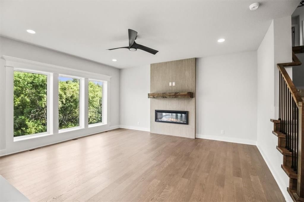 600 SW Valley Drive — photo 8