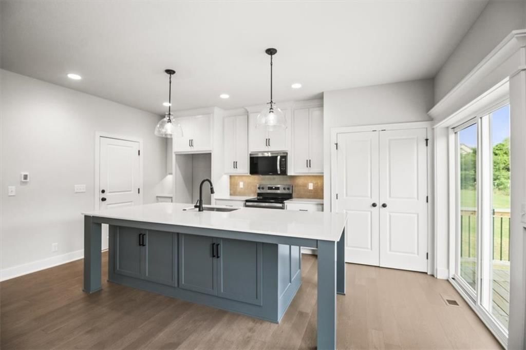 600 SW Valley Drive — photo 10