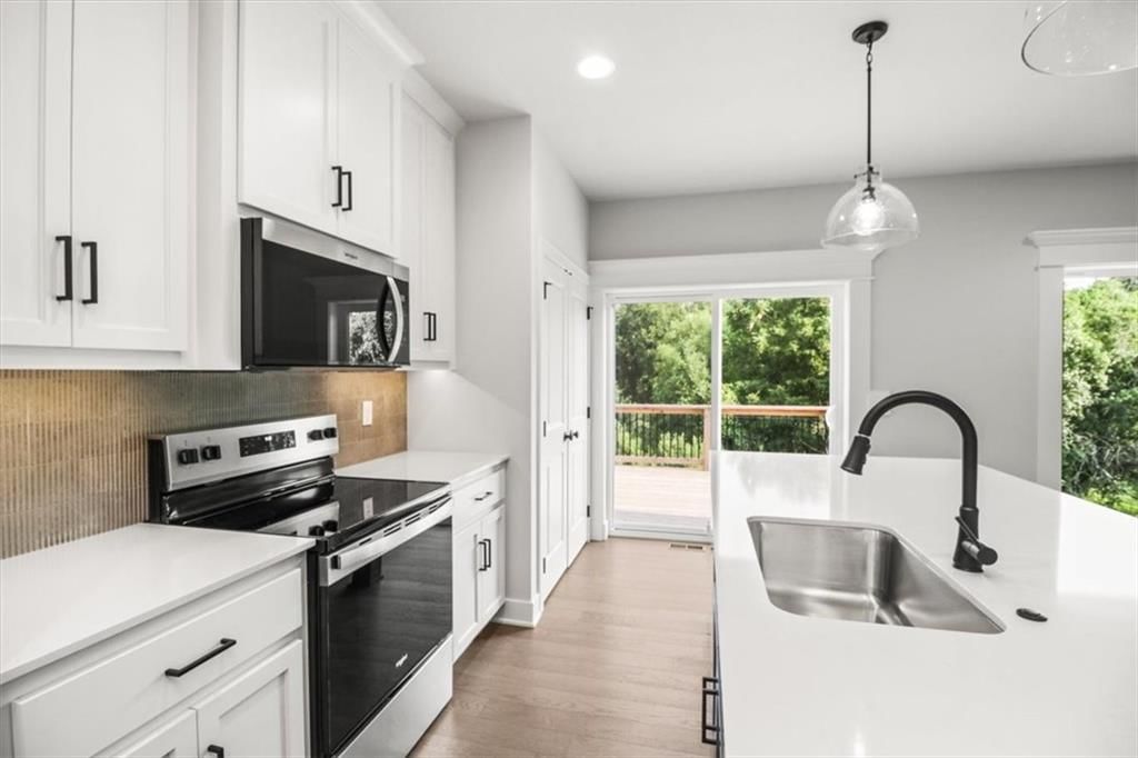 600 SW Valley Drive — photo 12