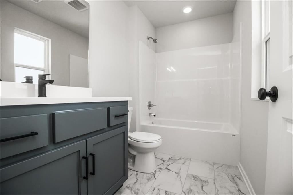 600 SW Valley Drive — photo 16
