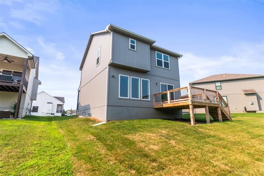 600 SW Valley Drive — photo 30