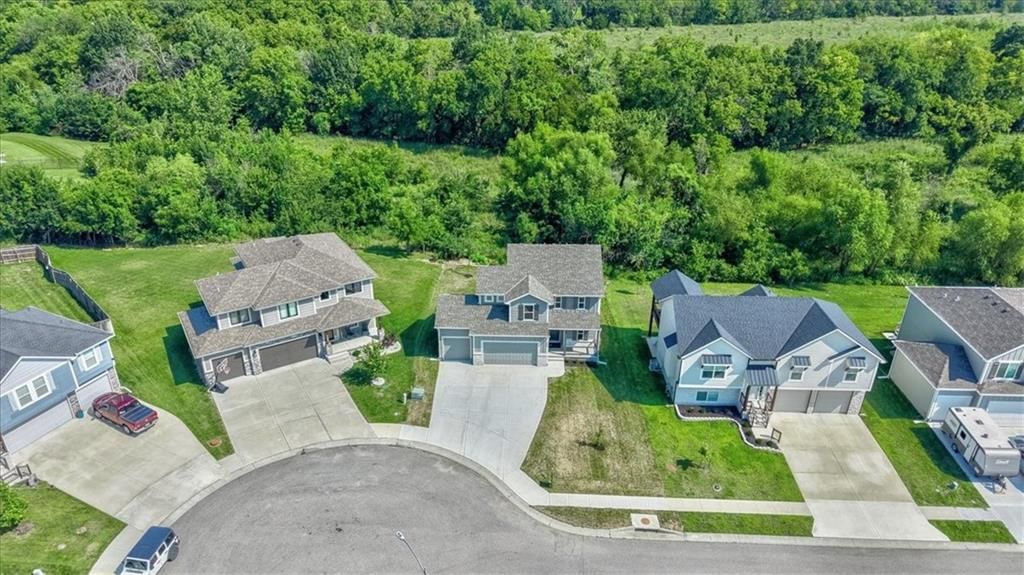 600 SW Valley Drive — photo 35