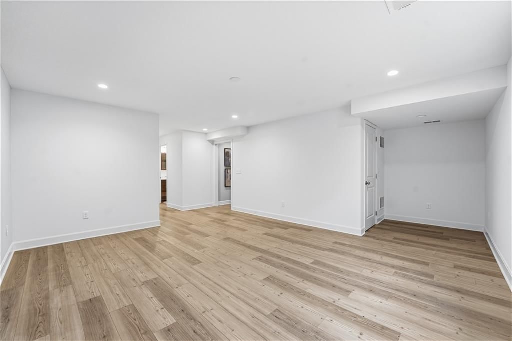 704 E 110th Terrace — photo 24