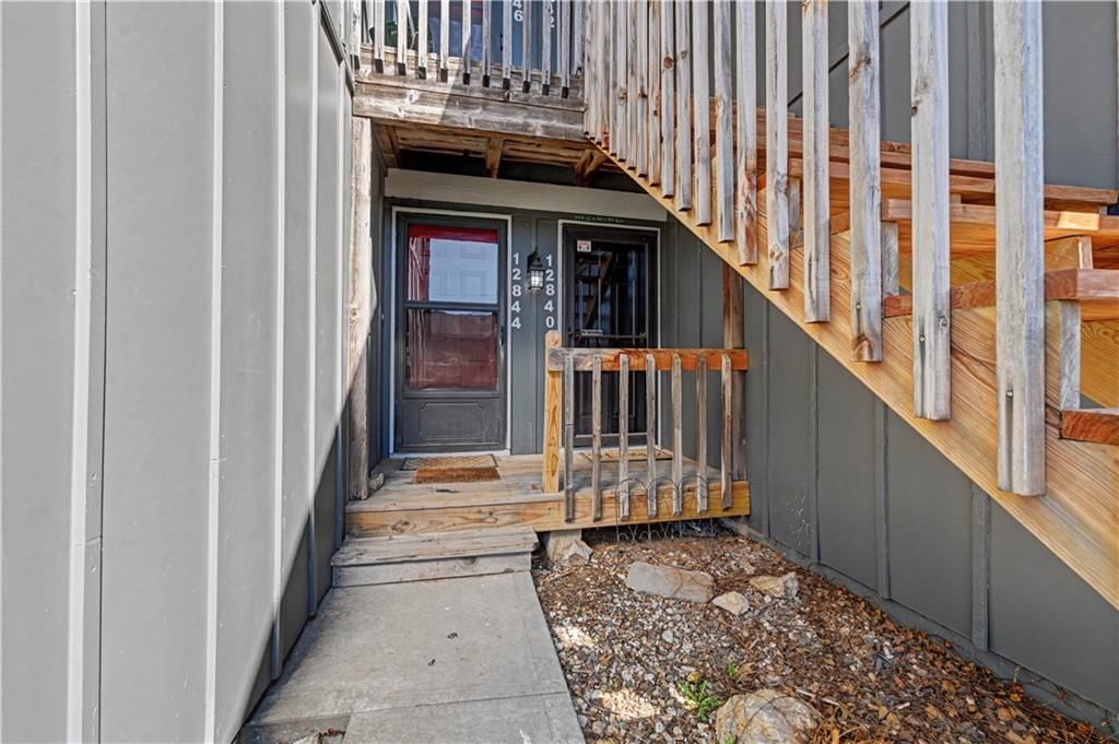 12844 W 110th Terrace — photo 2
