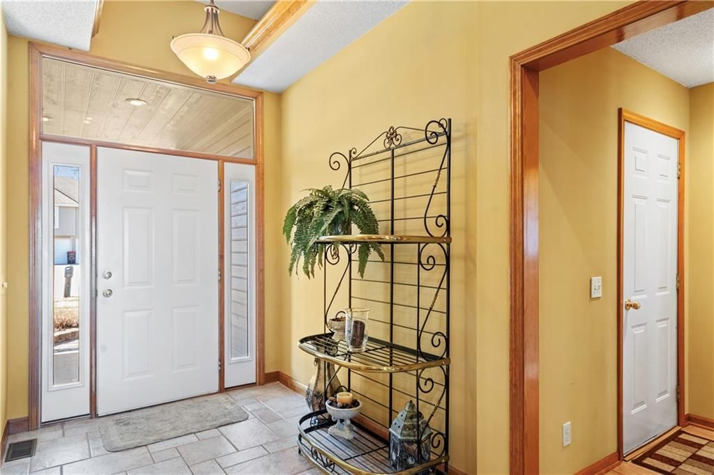 905 Susan Street — photo 4