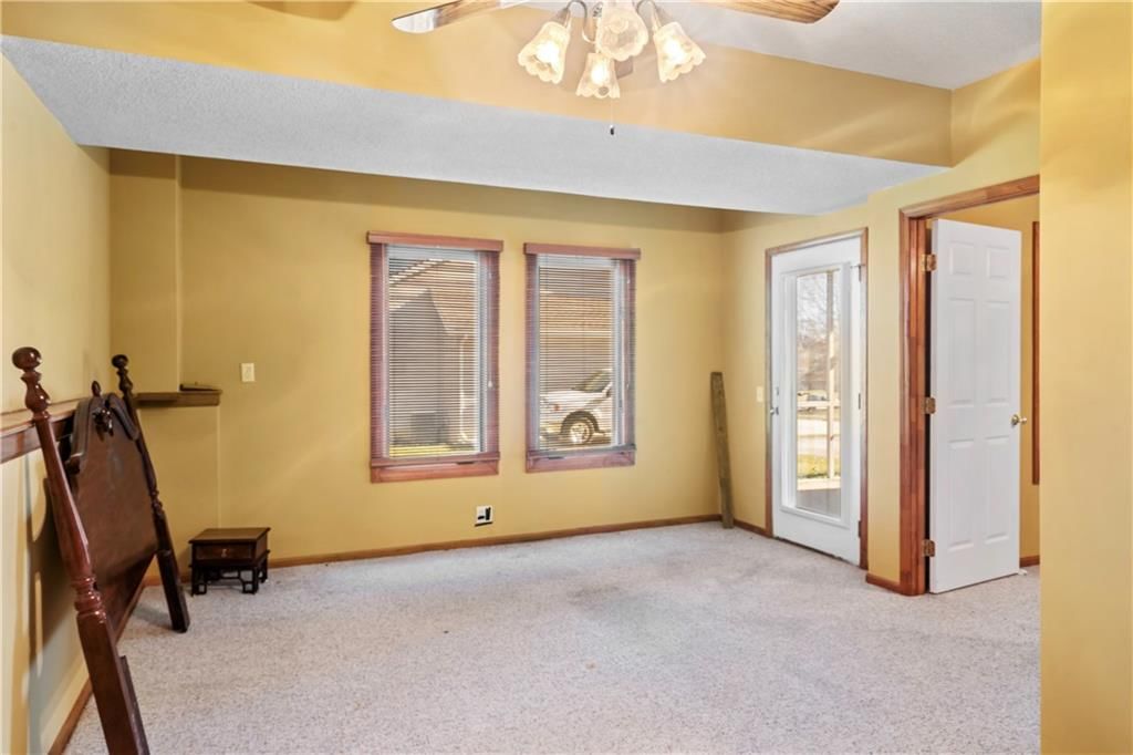 905 Susan Street — photo 25