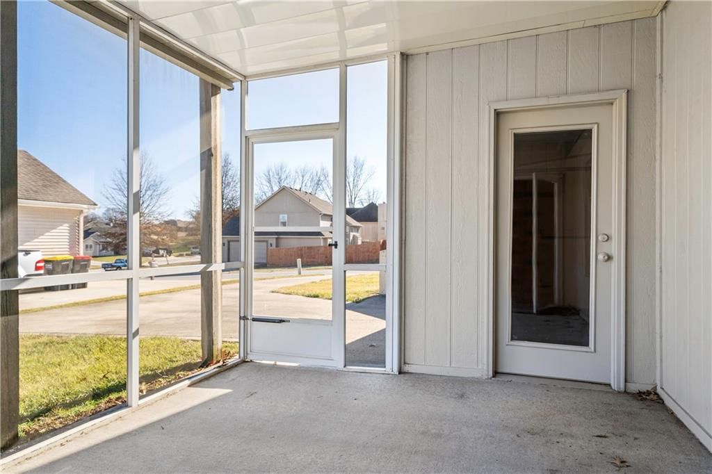 905 Susan Street — photo 32