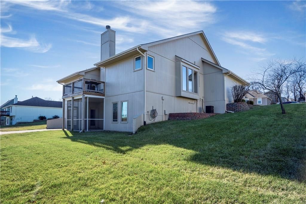905 Susan Street — photo 34